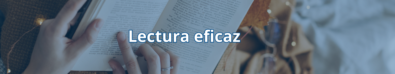 persona leyendo un libro